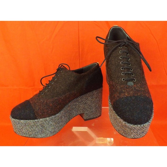 NIB CHANEL G31343 BURGUNDY TWO TONE TWEED CC PLATFORM OXFORDS WEDGE HEEL 39.5 9 - Picture 1 of 12
